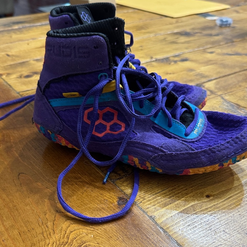 Kids Purple High-Top Shoes